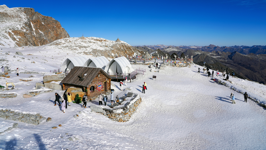 關于調整索道檢修期間停止售票時間的公告